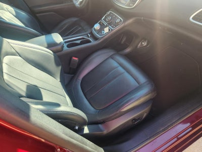 2017 Chrysler 200 Limited Platinum