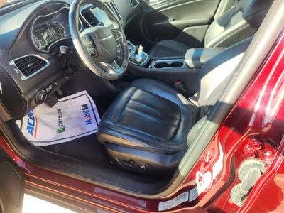 2017 Chrysler 200 Limited Platinum