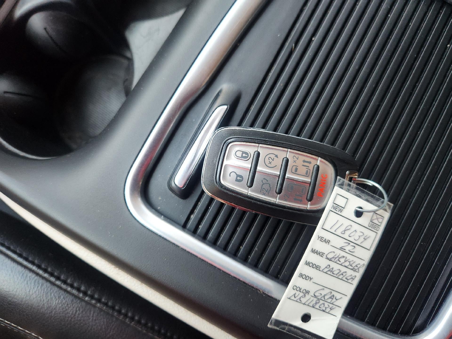 2022 Chrysler Pacifica Touring L