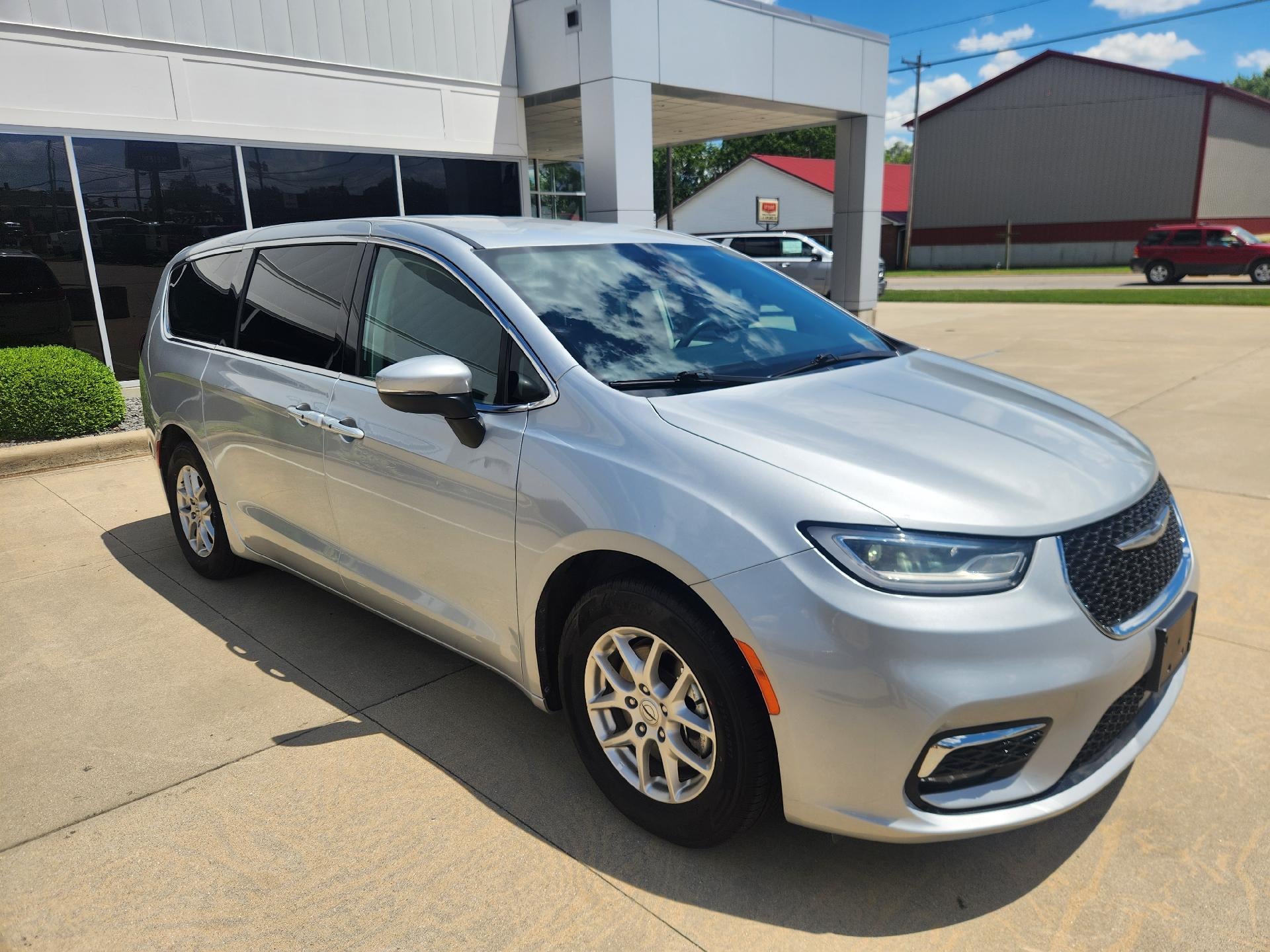 2023 Chrysler Pacifica Touring L