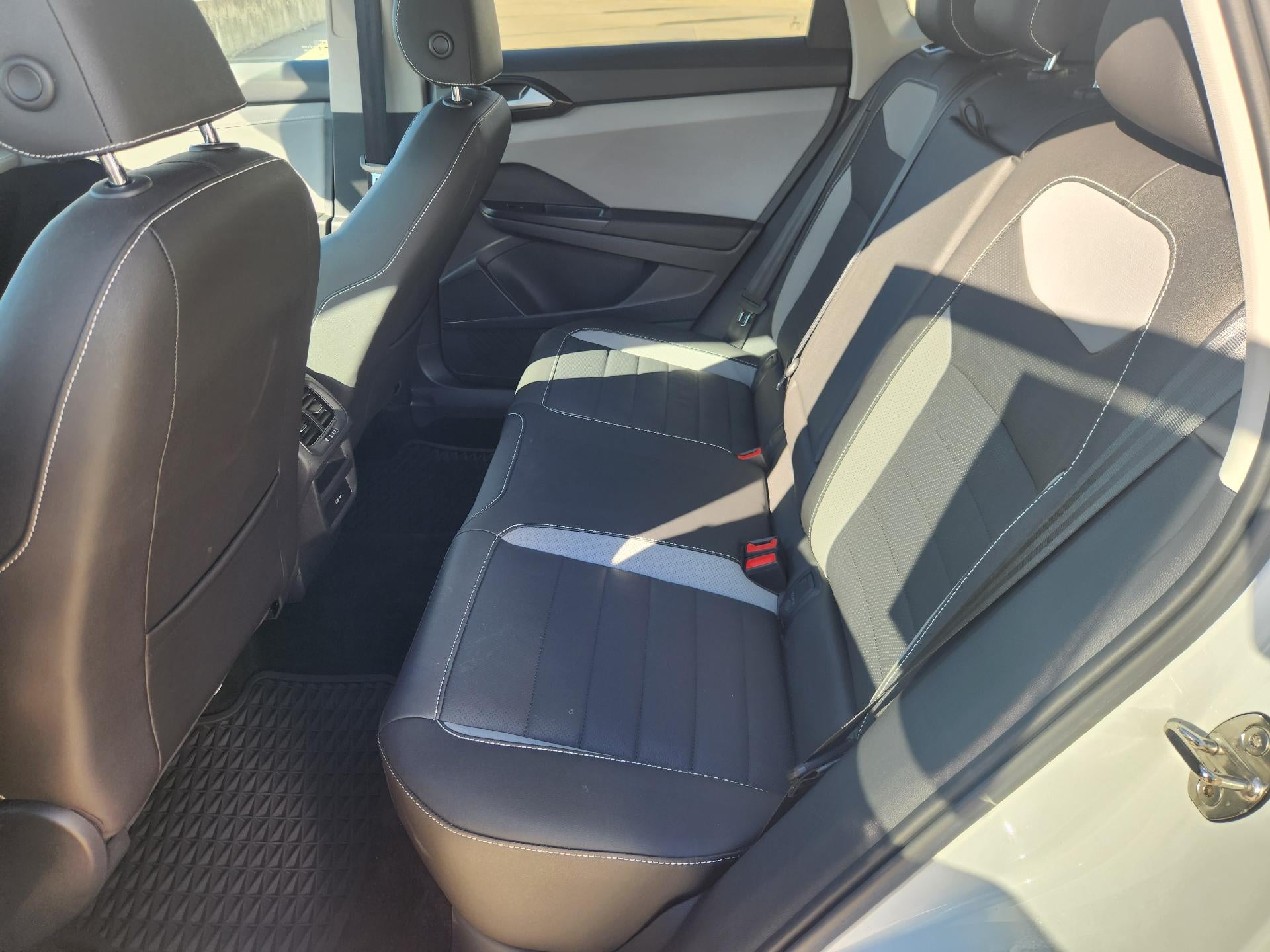 2023 Volkswagen Taos SEL