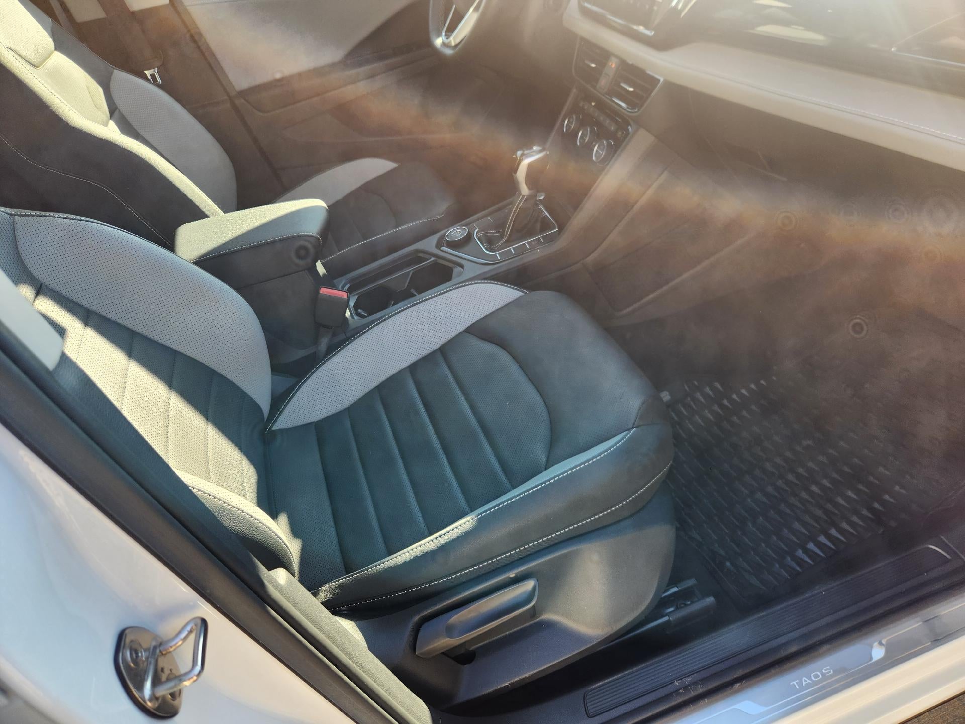 2023 Volkswagen Taos SEL