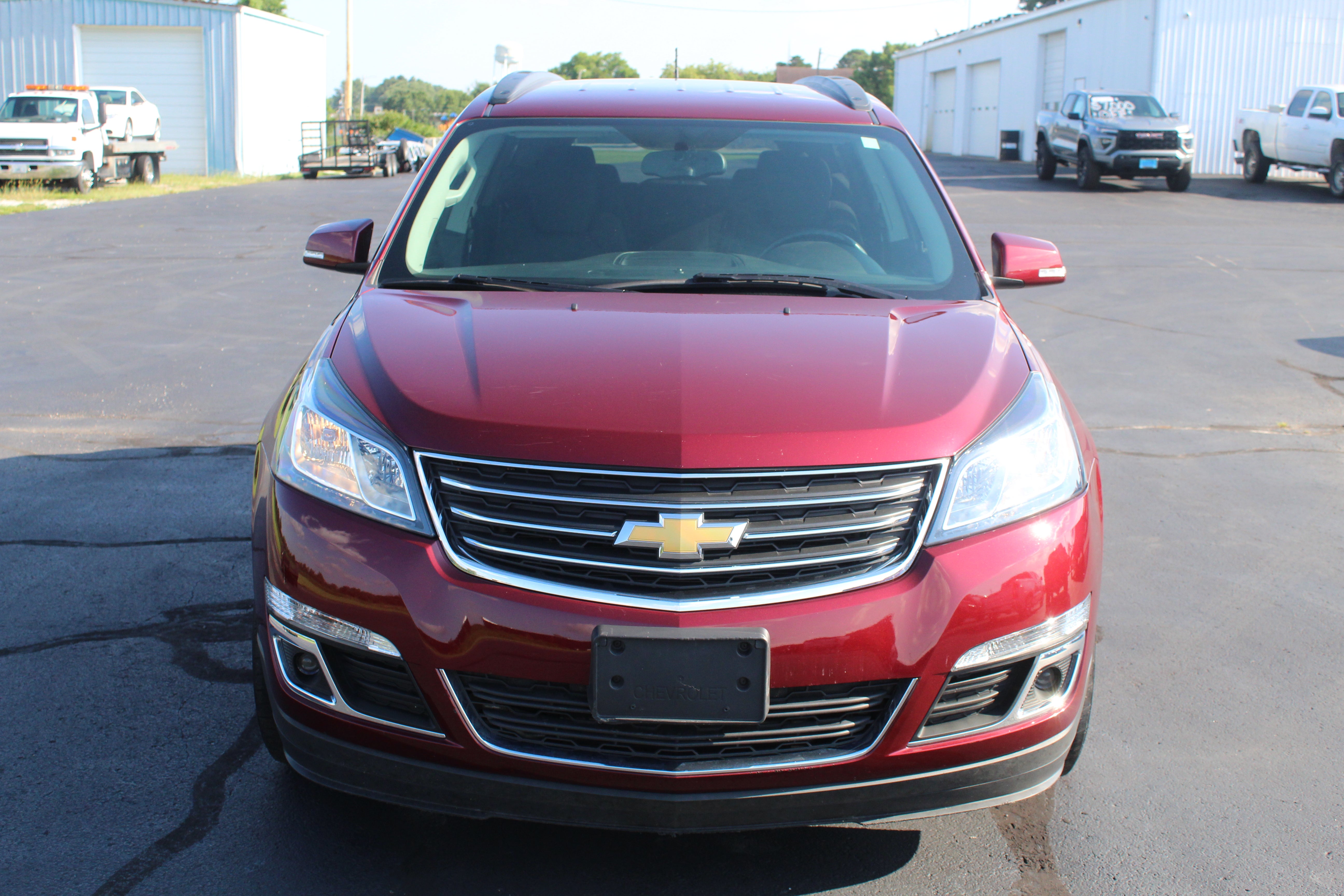 Used 2015 Chevrolet Traverse 1LT with VIN 1GNKRGKD7FJ379712 for sale in Sparta, IL