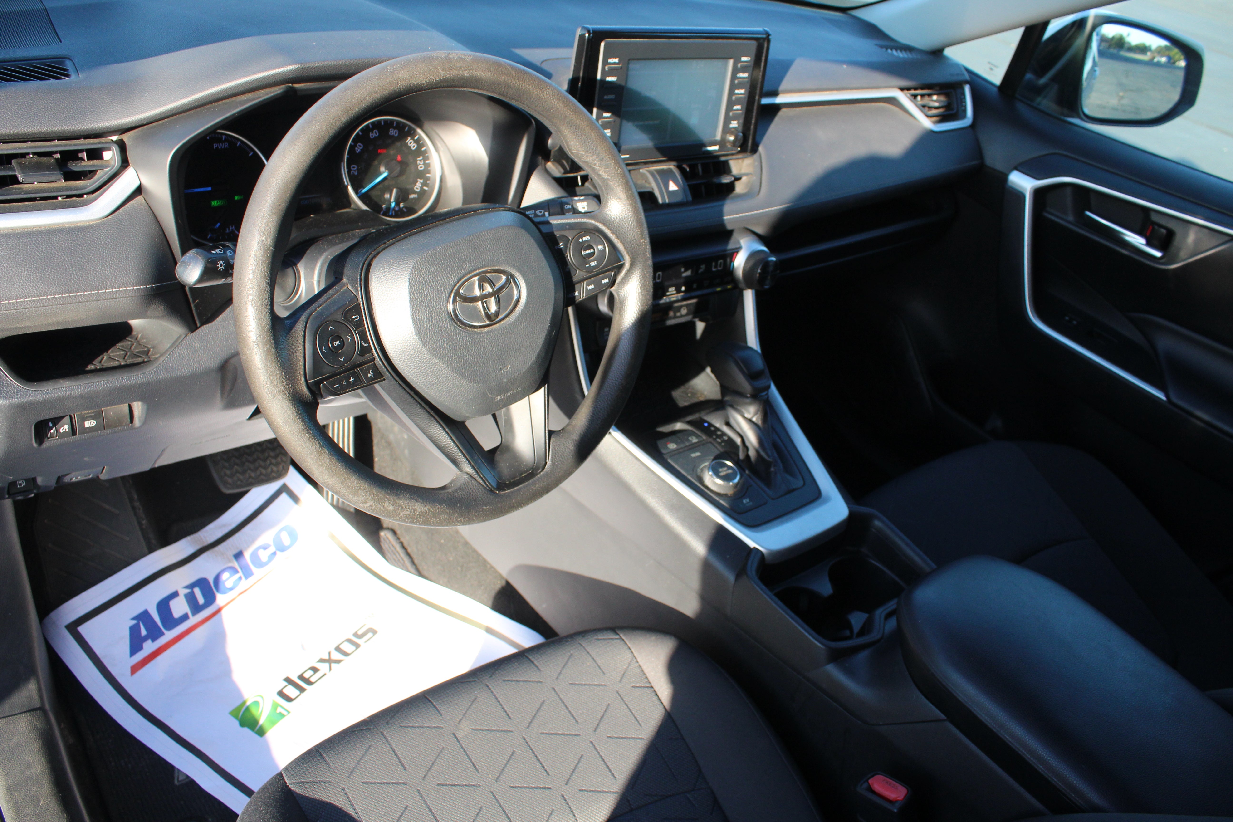 2020 Toyota RAV4 Hybrid XLE