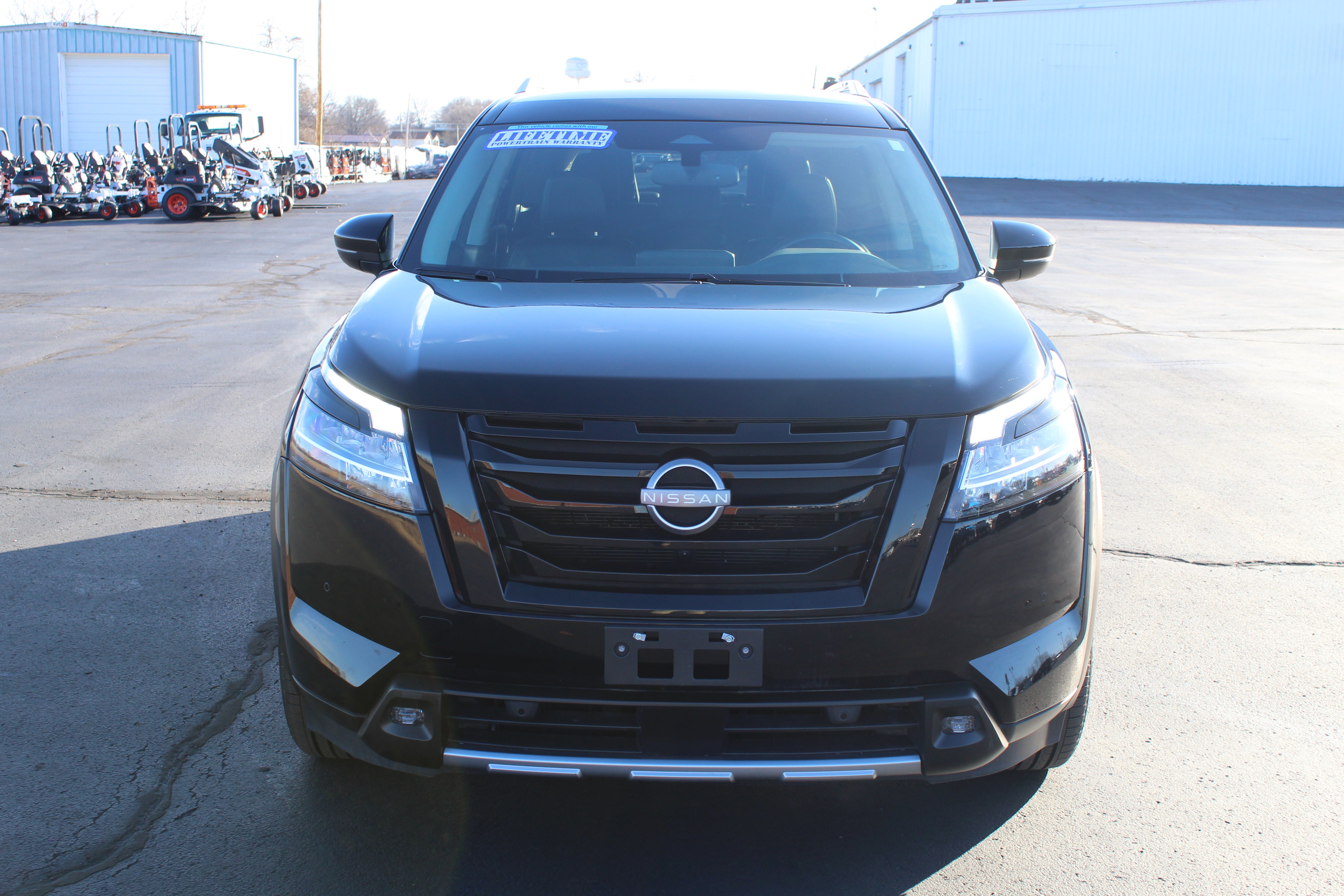 2022 Nissan Pathfinder SL